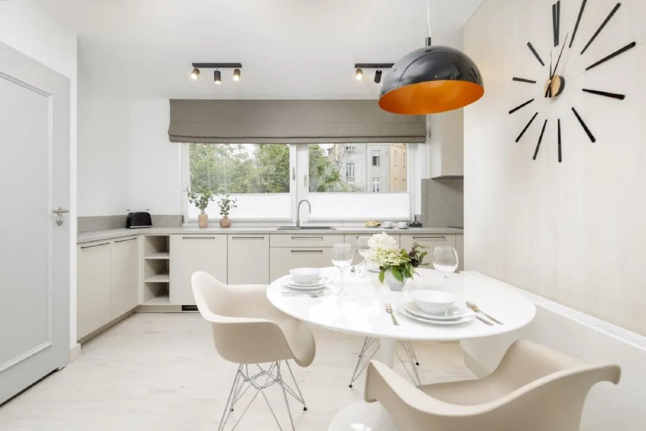 Apartamenty L11, Limanowskiego Poznan 3*,  Poland