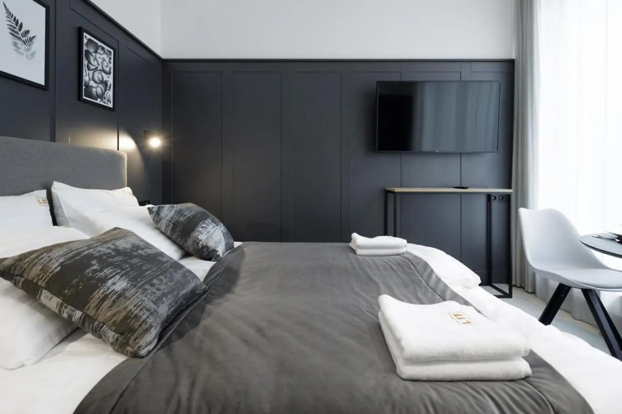 Apartamenty L11, Limanowskiego Poznan 3*,  Poland