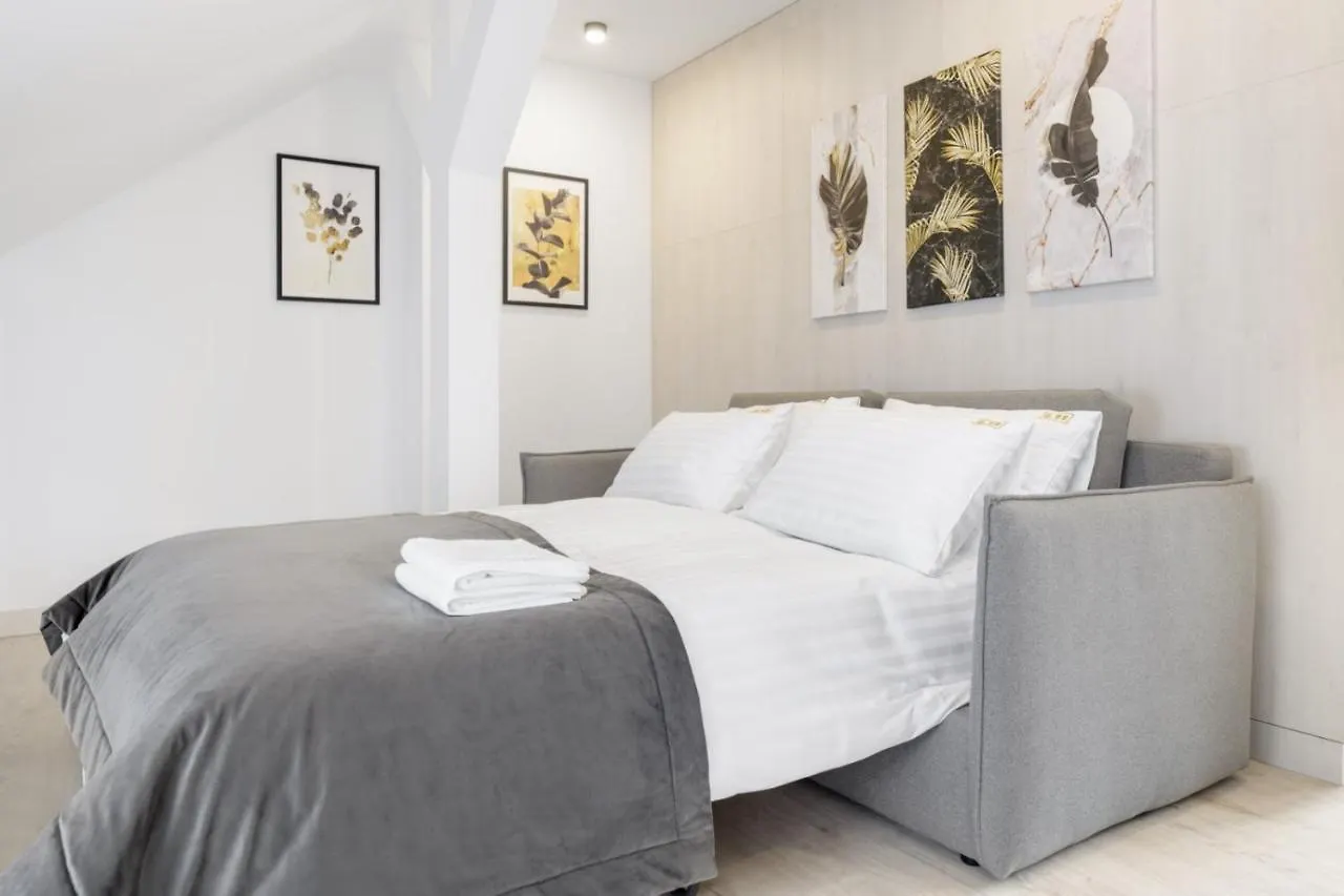 Apartamenty L11, Limanowskiego Poznan 3*,  Poland