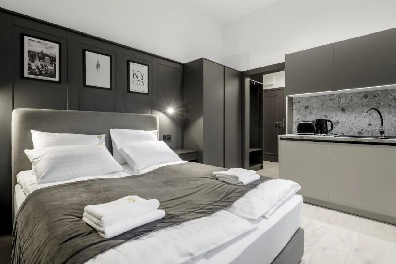 Apartamenty L11, Limanowskiego Poznan 3*,  Poland